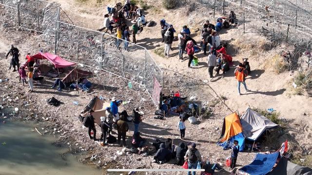 Migrantes en la Frontera: Un Viaje de Esperanza y Desafíos