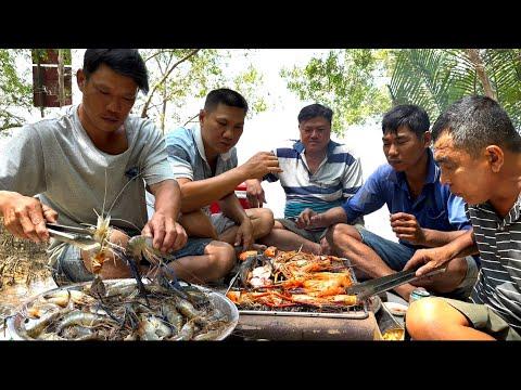 Exploring the Delights of Fresh Seafood: A Culinary Adventure by the Riverbank