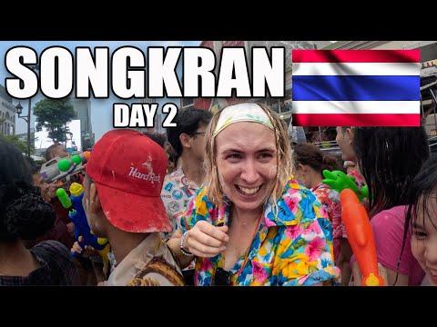 Experience the Wild Bangkok Songkran Festival: A Water Fight Adventure 🌊🎉