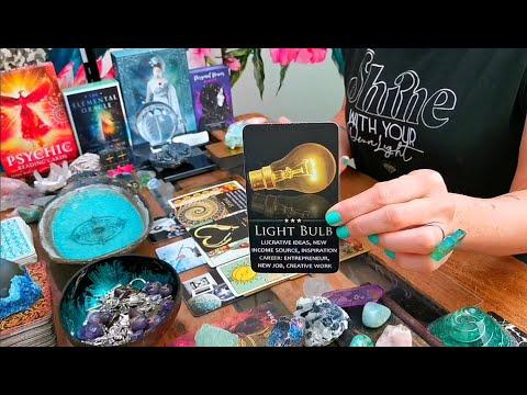 Unlocking Your Career Potential: A Tarot Reading for Success and Abundance