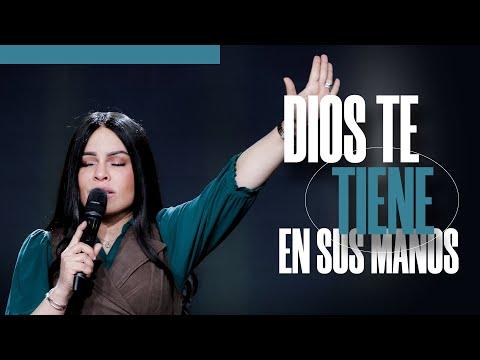 Descubre el Poder de Dios en 'Dios te tiene en sus manos'