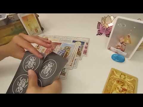 Descubre lo que realmente quiere contigo: Lectura de tarot interactiva 🌟