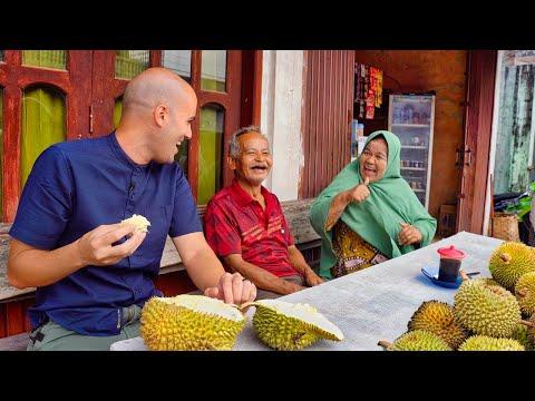 Exploring Indonesian Street Food in West Sumatra: A Culinary Adventure