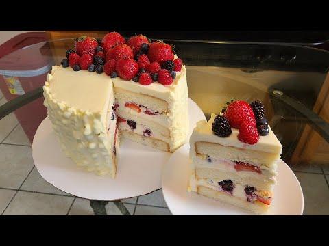 Master the Art of Making New Orleans Berry Chantilly Cake