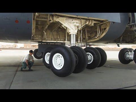 Unveiling the Power of the C5 Galaxy: A Closer Look at its Landing Gear and Maintenance