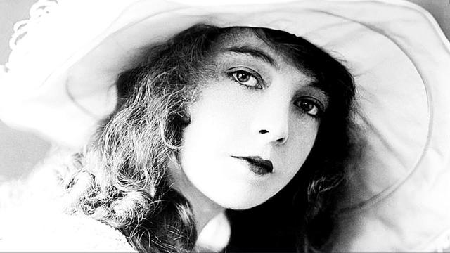 La Vida y Carrera de Lillian Gish: La Primera Dama del Cine Americano