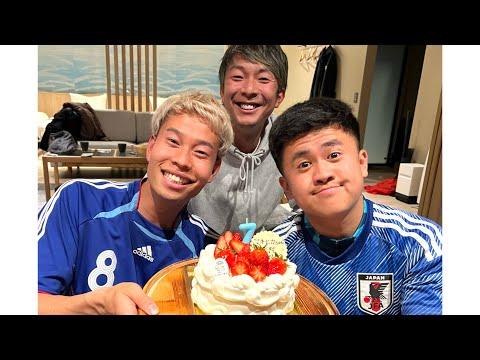 久保建英と本田圭佑の誕生日サプライズ！ハプニング満載の爆笑エピソード