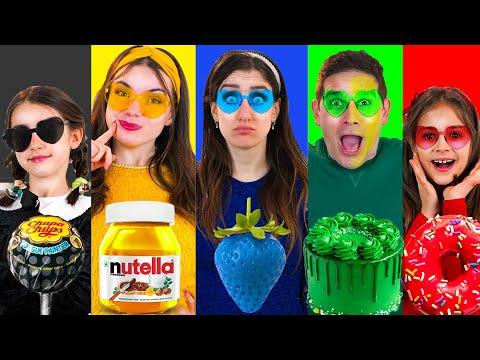 Esplorando le sfide divertenti e misteriose del video 'MANGIAMO SOLO CIBO DEL COLORE DEGLI OCCHIALI CHALLENGE 24 ORE CIBO COLORATO ARCOBALENO!!!'