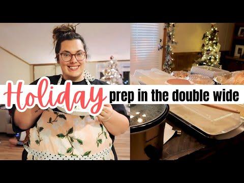 Feeding Family and Cooking for Thanksgiving: A YouTuber's Heartwarming Journey